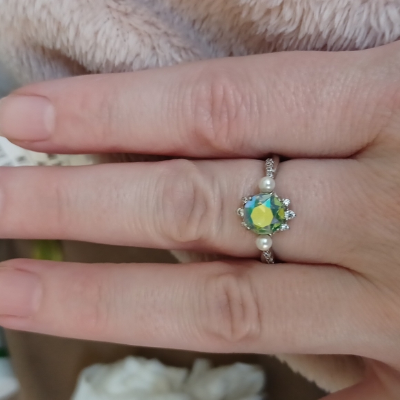 Ring - Picture 2 of 5